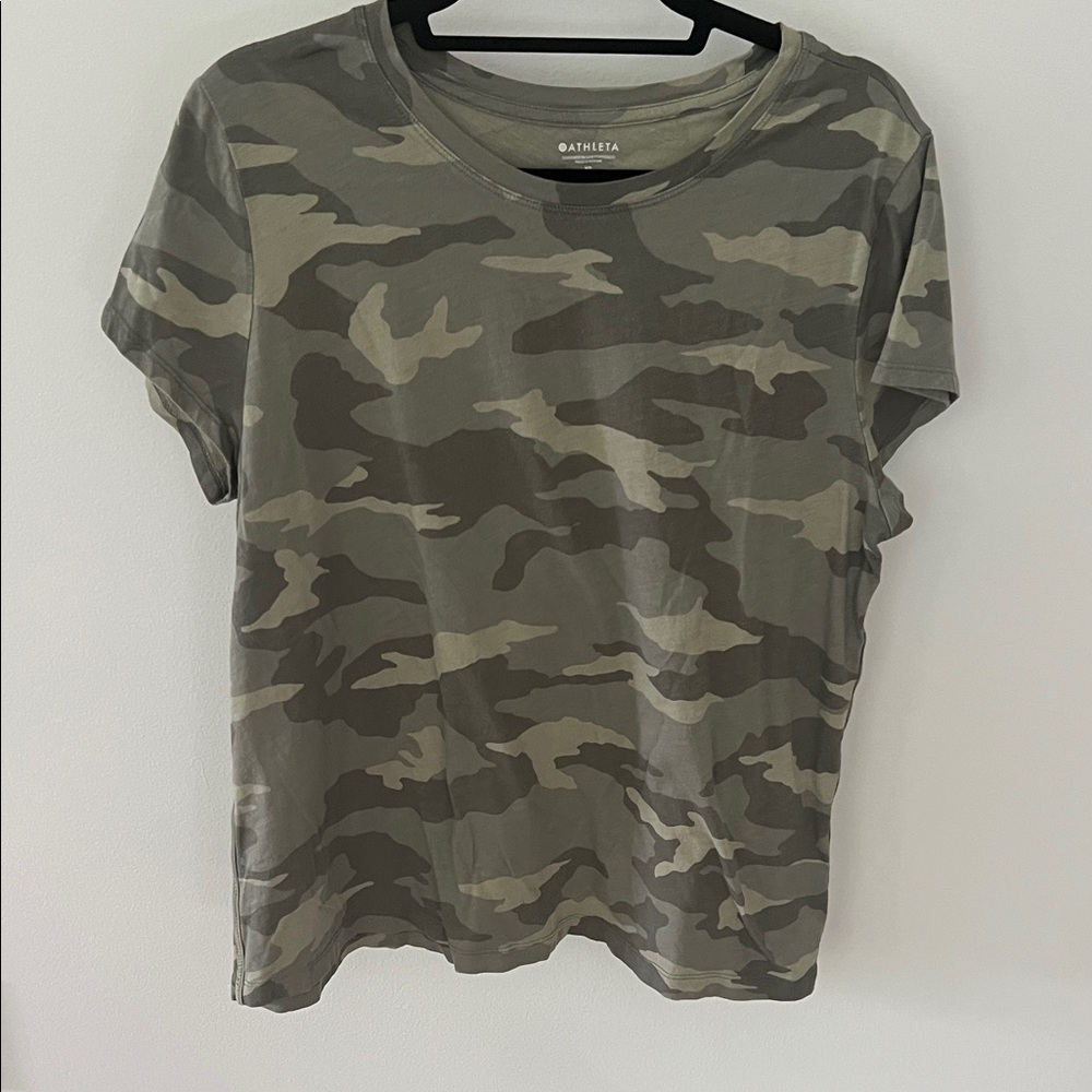 Athleta Women's Green Camo Short Sleeve Tee